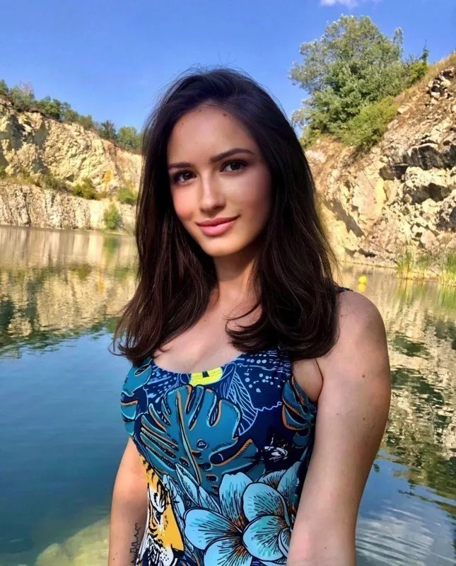 Ines, 27 Jahre — sextreffen in Nippes
