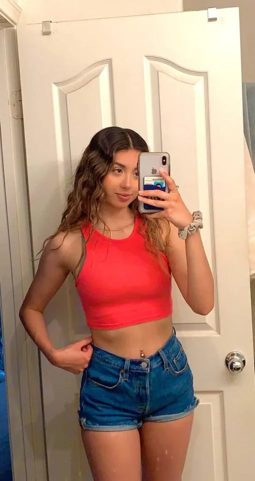 Lola, 24 Jahre — sextreffen in Friedrichshafen