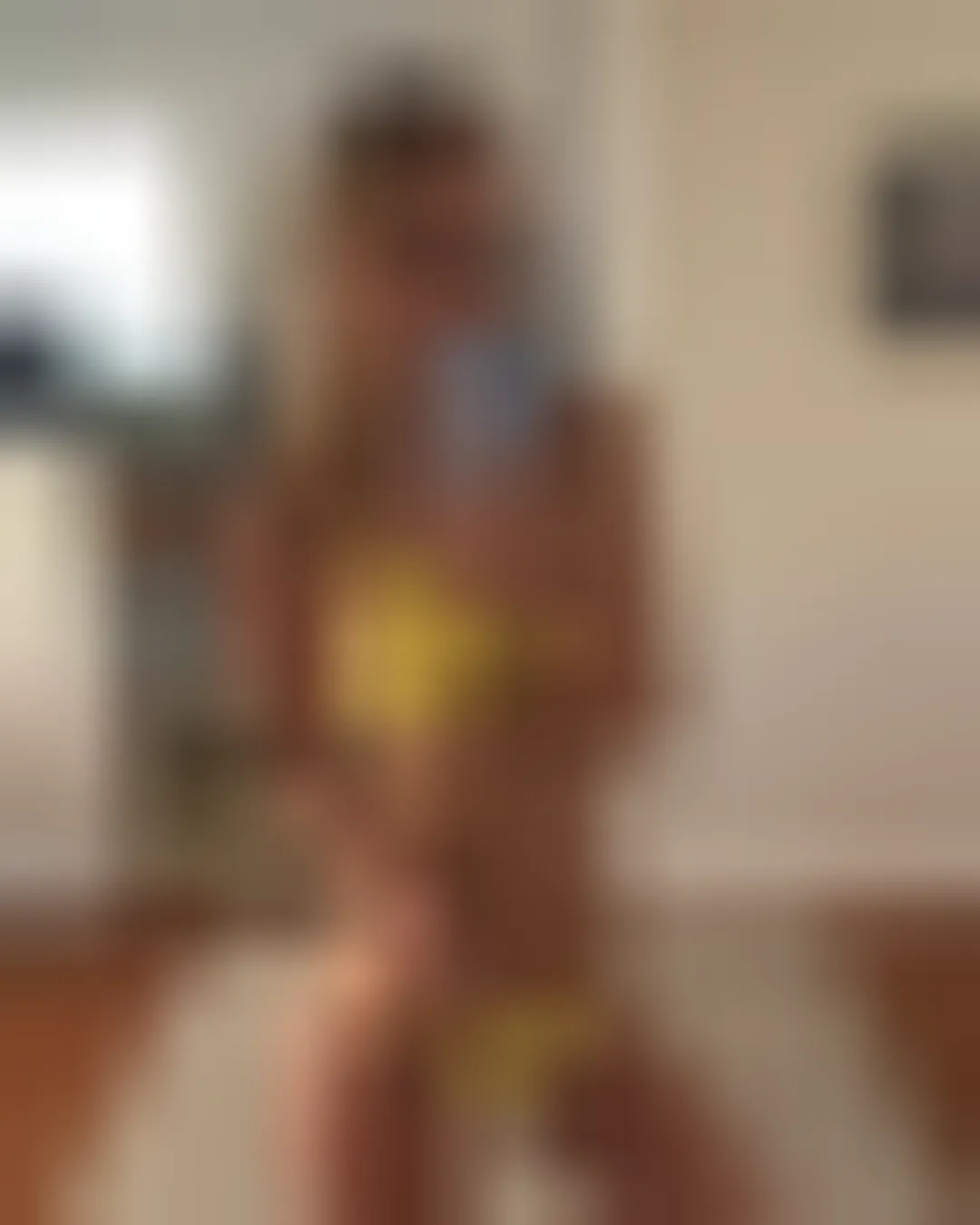 Flora, 23 Jahre — sextreffen in Königslutter am Elm